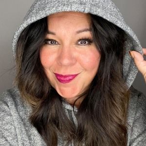 Meet your Posher, Yvette